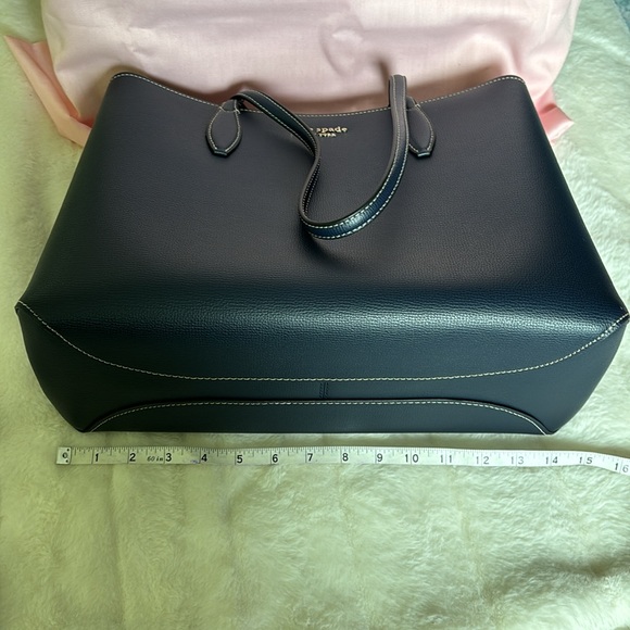 KP tote with open top with dog clip closure with red wine color wristlet pouch! - Picture 5 of 11